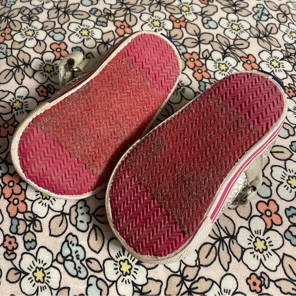 Keds Charmy Crib Infant Hello Kitty Sneaker-Size 1 mo- Great used condition - Picture 8 of 9